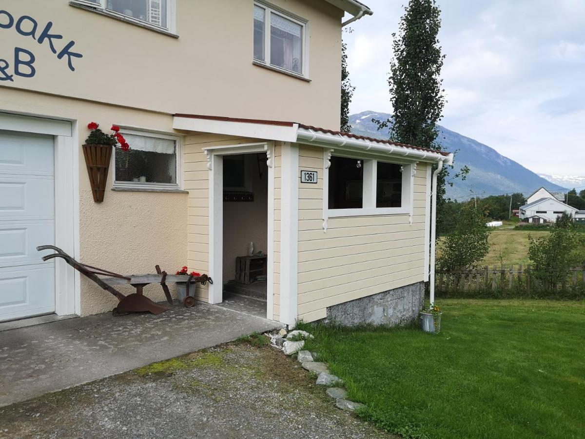 Elvebakk Bed & Breakfast Reed Екстериор снимка